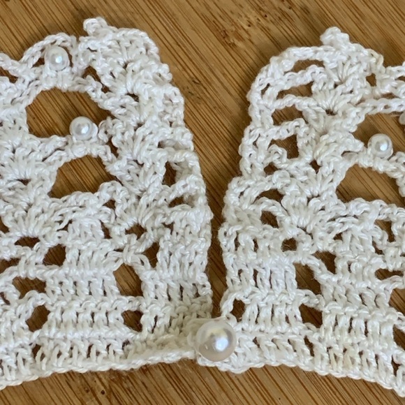1980's Vintage Handmade Crochet Pearl White Round Yoke Collar - Picture 3 of 17